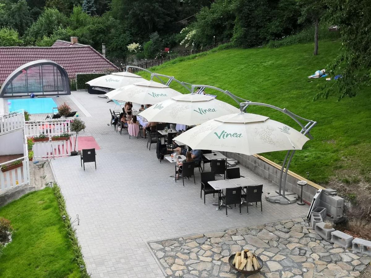 Uniqhotel Cesky Sternberk Ngoại thất bức ảnh