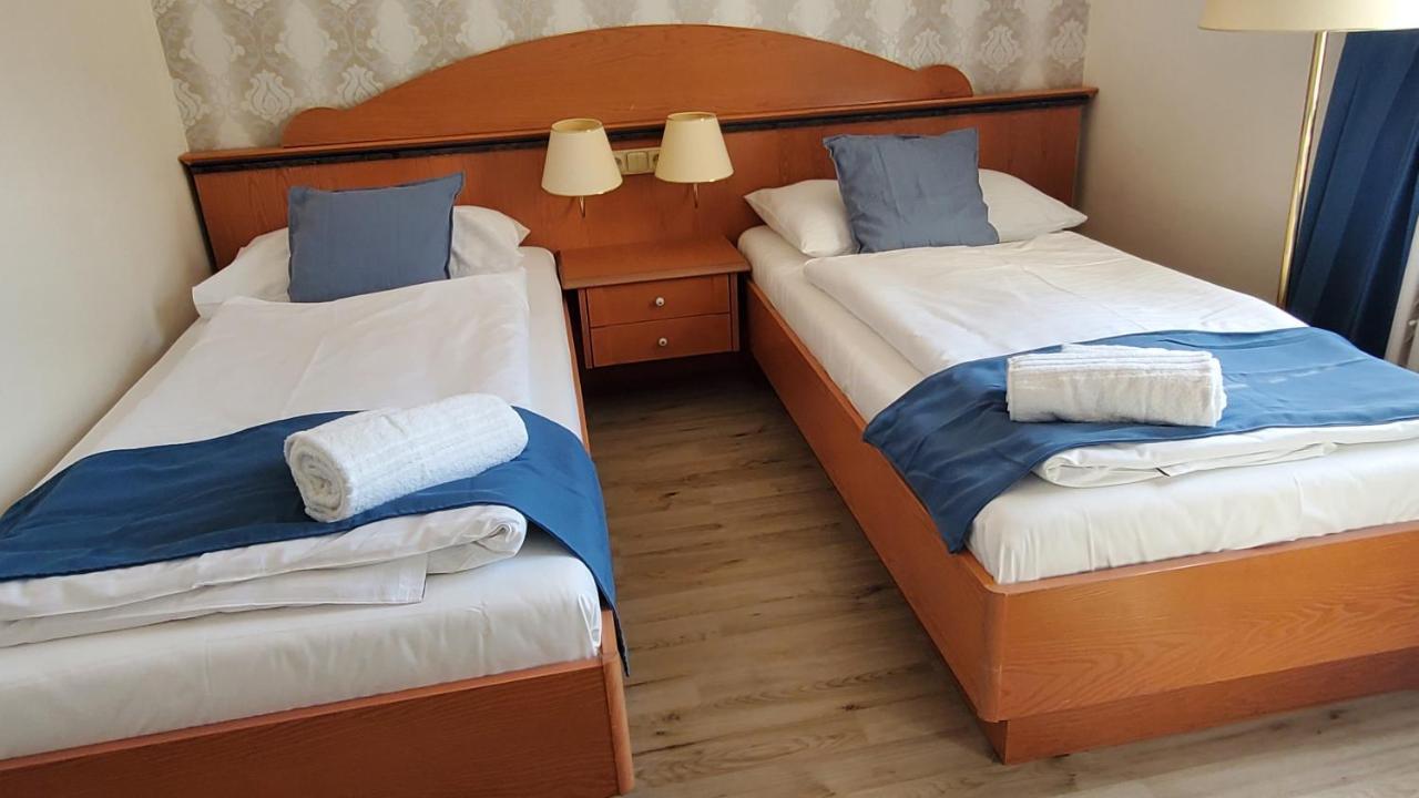 Uniqhotel Cesky Sternberk Ngoại thất bức ảnh