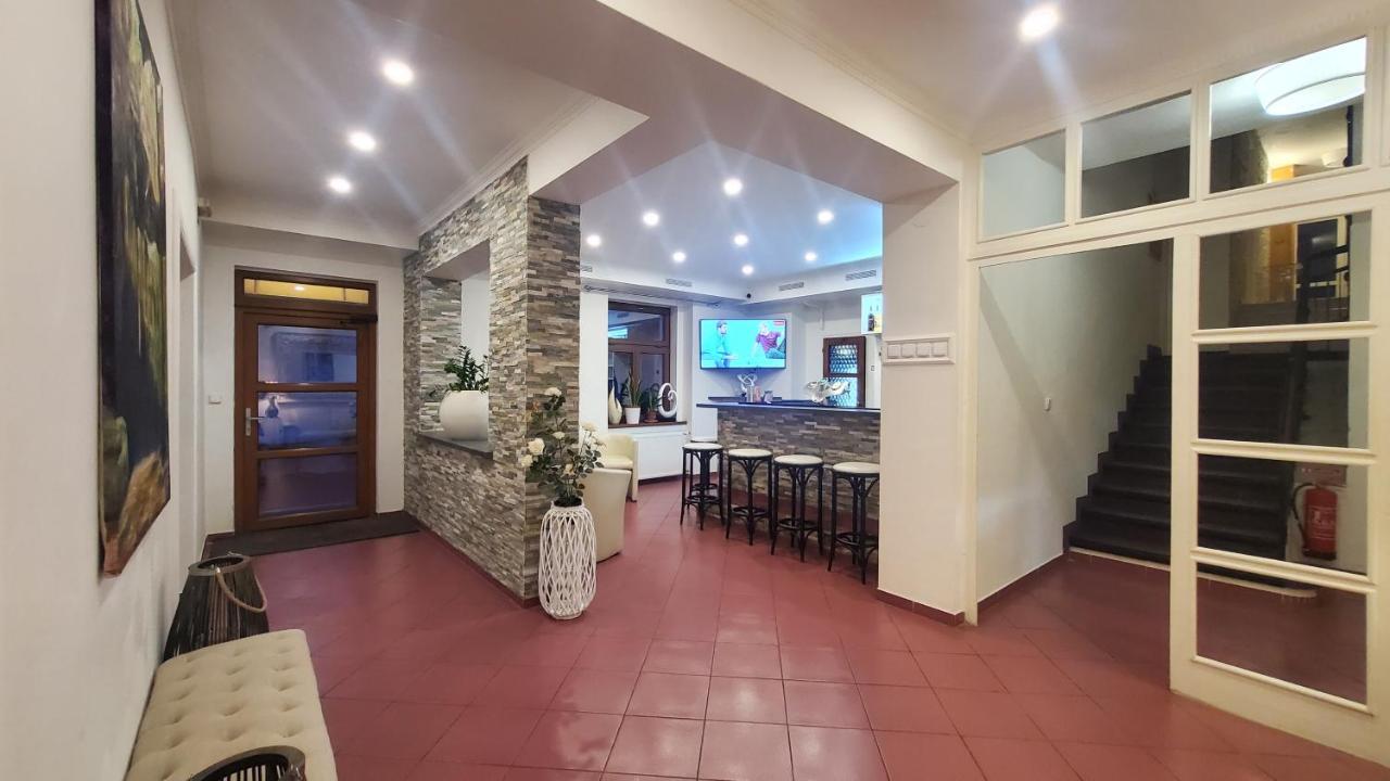 Uniqhotel Cesky Sternberk Ngoại thất bức ảnh