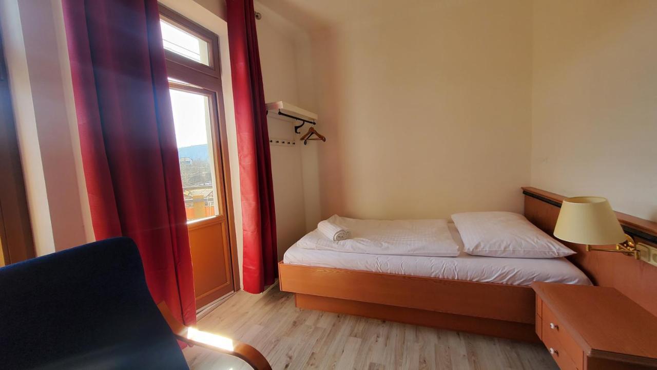 Uniqhotel Cesky Sternberk Ngoại thất bức ảnh