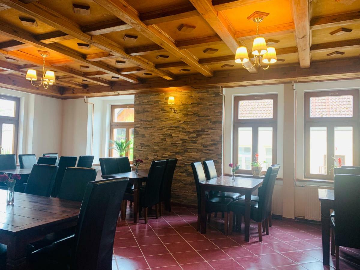 Uniqhotel Cesky Sternberk Ngoại thất bức ảnh