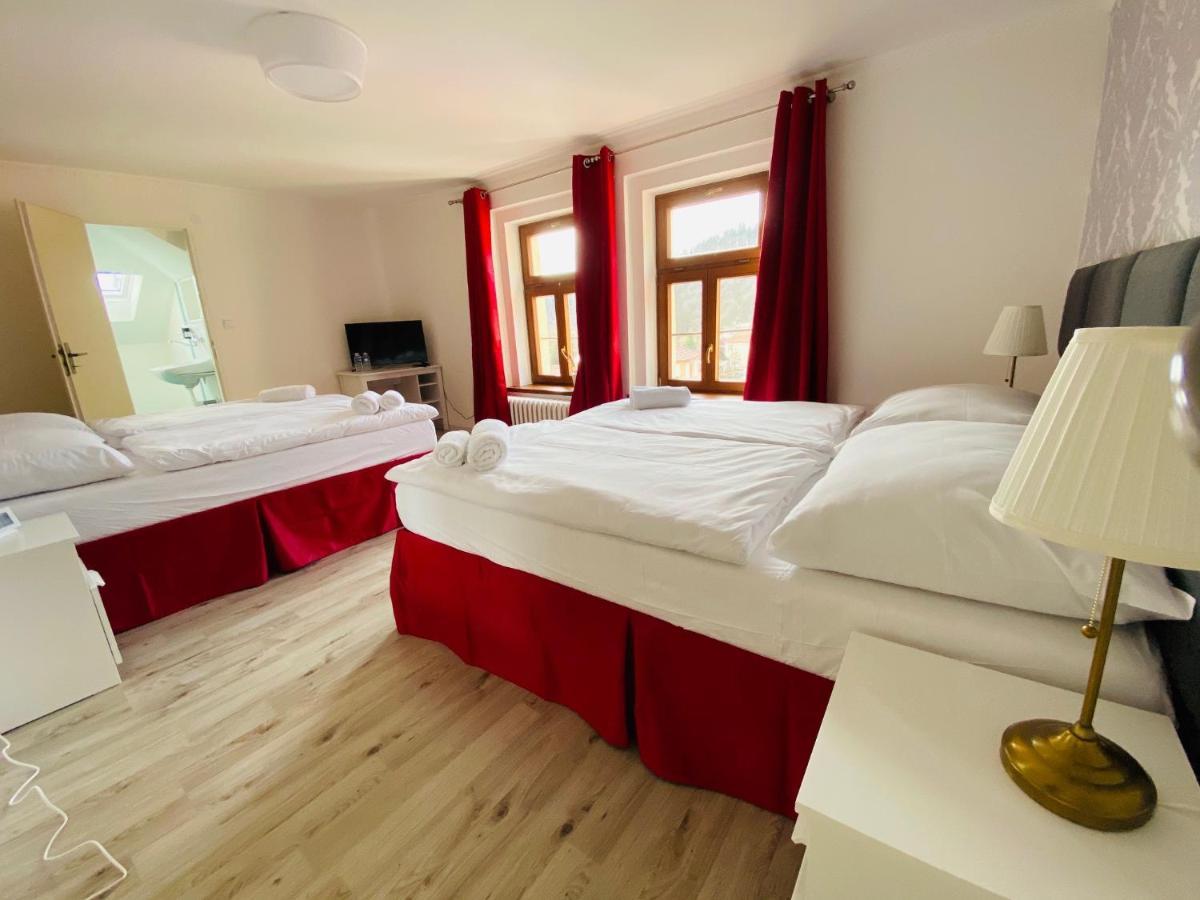 Uniqhotel Cesky Sternberk Ngoại thất bức ảnh