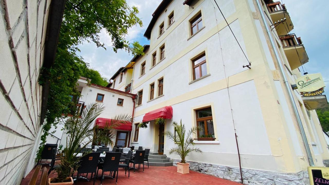 Uniqhotel Cesky Sternberk Ngoại thất bức ảnh